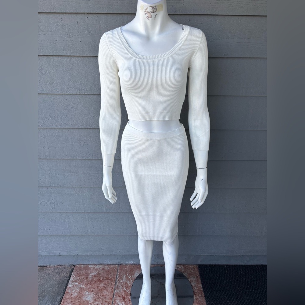 Hera Collection White Ribbed Knit Skirt Set